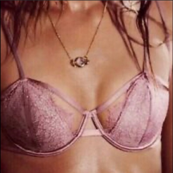 NWT Victoria’s Secret Very Sexy Balconet Size 34C - Picture 1 of 9
